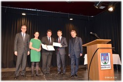 Übergabe des Anerkennungspreises durch Dr. Josef Ostermayer