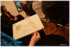 Voller Stolz und Freude hielten wir die Hinweistafel in unsren Händen