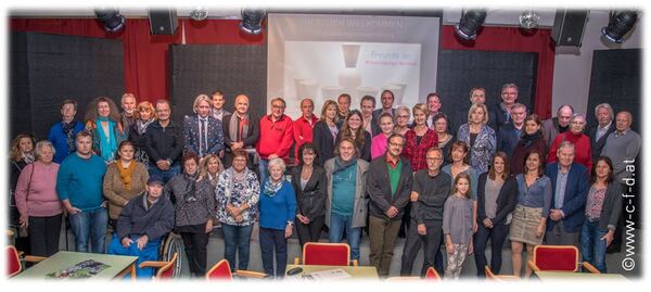Foto von der konstituierenden Generalversammlung des neu gegründeten Vereins am 04. November 2016